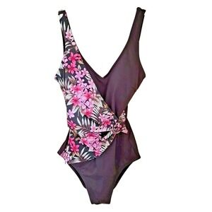 Tropical Escape Swimsuit Women's size 10 Slimming Tummy Control Built in Bra